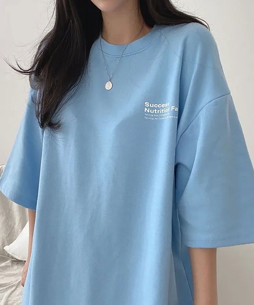 NinaetLina（ニナエリナ）の「ビッグシルエットバックプリント英字Tシャツ（Tシャツ/カットソー・レディース・ブルー/ブラック/ホワイト/グリーン・FREE）」の11枚目の写真