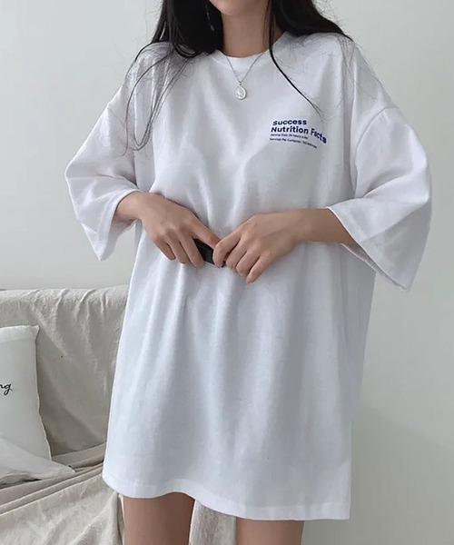 NinaetLina（ニナエリナ）の「ビッグシルエットバックプリント英字Tシャツ（Tシャツ/カットソー・レディース・ブルー/ブラック/ホワイト/グリーン・FREE）」の14枚目の写真