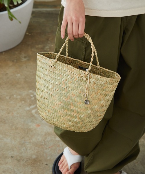 OJO DE MEX(オホデメックス)の「OJO DE MEX/オホデメックス Rollo palma tote トートバッグ かごバッグ(かごバッグ・レディース・グリーン/ゴールド/ナチュラル・FREE)」の4枚目の写真