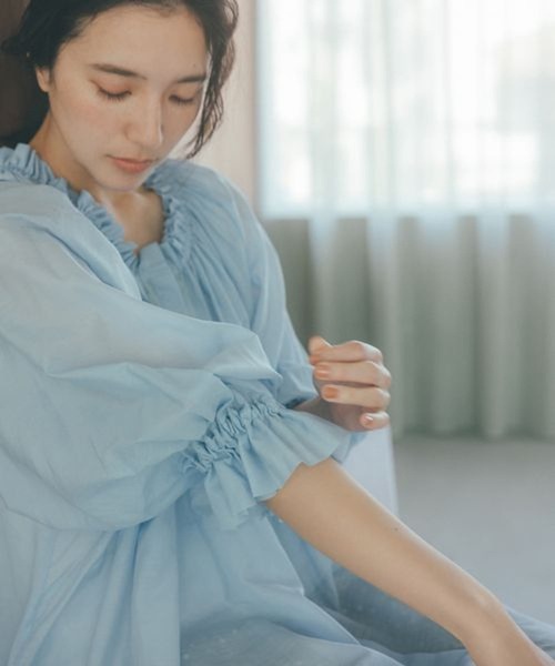 studio CLIP(スタディオクリップ)の「《natural by clip》コットンシルクギャザーチュニック(チュニック・レディース・ブラック/ライトブルー・FREE)」の3枚目の写真