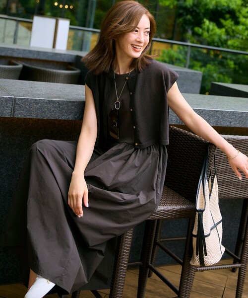 23区(ニジュウサンク)の「【Oggi8月号掲載/洗える】ニットレイヤード ワンピース(ワンピース・レディース・ダークブラウン系/ベージュ系/ネイビー系・40/38)」の2枚目の写真
