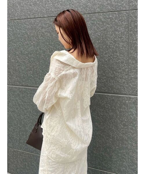 LAGUNAMOON（ラグナムーン）の「シアーエンブロイダリーシャツ（シャツ/ブラウス・レディース・ブラック/アイボリー/チャコールグレー・FREE）」の5枚目の写真