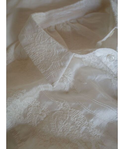 LAGUNAMOON（ラグナムーン）の「シアーエンブロイダリーシャツ（シャツ/ブラウス・レディース・ブラック/アイボリー/チャコールグレー・FREE）」の13枚目の写真