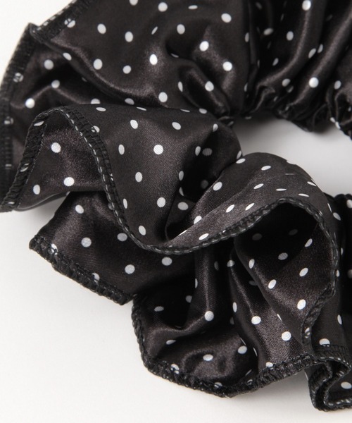 LOWRYS FARM（ローリーズファーム）の「ドットＢＩＧシュシュ　573178（シュシュ・レディース・ブラック/ホワイト/ベージュ・FREE）」の7枚目の写真