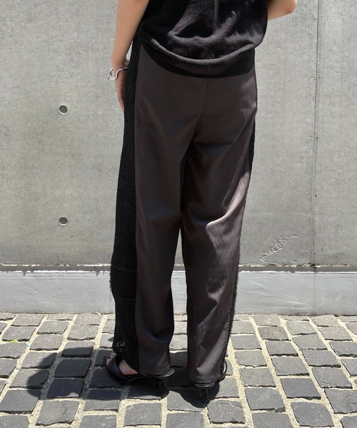 &g'aime(アンジェム)の「【&g'aime】レースMIXラインパンツ Lace-Panel Track Pants(スラックス・レディース・アイボリー/チャコールグレー・FREE)」の18枚目の写真