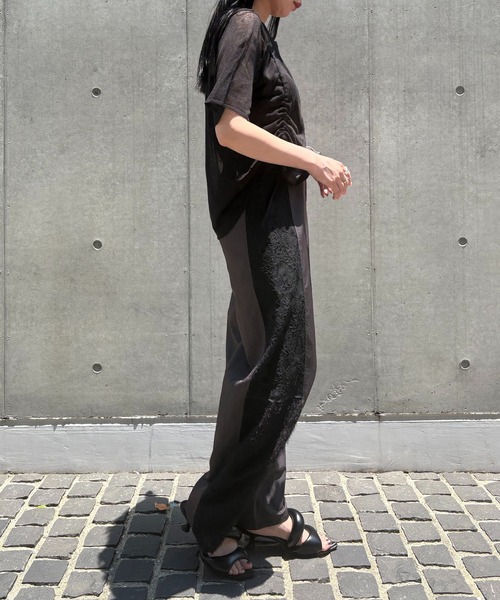 &g'aime(アンジェム)の「【&g'aime】レースMIXラインパンツ Lace-Panel Track Pants(スラックス・レディース・アイボリー/チャコールグレー・FREE)」の12枚目の写真