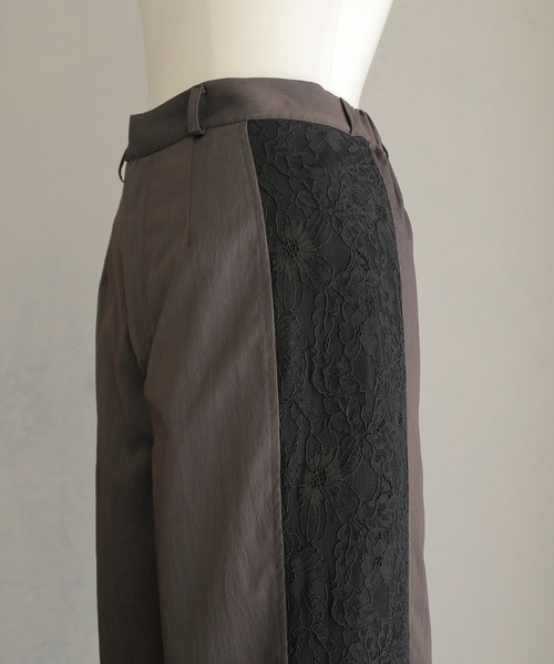 &g'aime(アンジェム)の「【&g'aime】レースMIXラインパンツ Lace-Panel Track Pants(スラックス・レディース・アイボリー/チャコールグレー・FREE)」の4枚目の写真