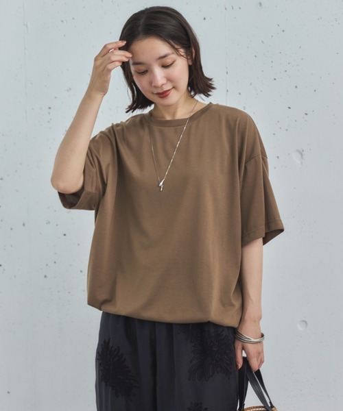 Doux archives(ドゥアルシーヴ)の「裾ドロストTee(Tシャツ/カットソー・レディース・チャコールグレー/アイボリー/ブラウン・38)」の3枚目の写真