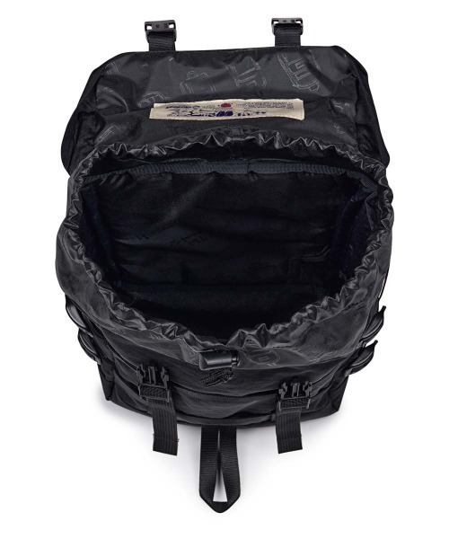 JANSPORT(ジャンスポーツ)の「JANSPORT MINI SKIP PACK(ジャンスポーツ ミニスキップパック)(バックパック/リュック・レディース・ブラック/グリーン系/レッド系/ベージュ系・FREE)」の9枚目の写真