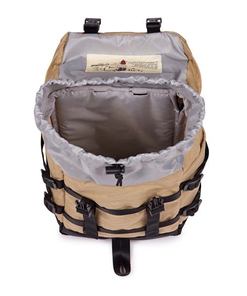 JANSPORT(ジャンスポーツ)の「JANSPORT MINI SKIP PACK(ジャンスポーツ ミニスキップパック)(バックパック/リュック・レディース・ブラック/グリーン系/レッド系/ベージュ系・FREE)」の15枚目の写真