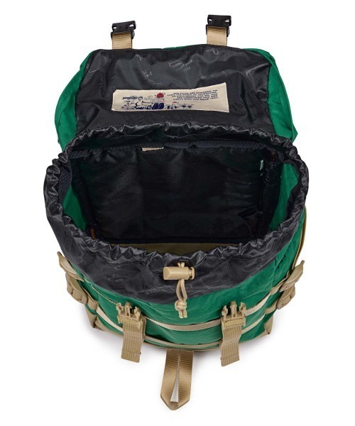 JANSPORT(ジャンスポーツ)の「JANSPORT MINI SKIP PACK(ジャンスポーツ ミニスキップパック)(バックパック/リュック・レディース・ブラック/グリーン系/レッド系/ベージュ系・FREE)」の21枚目の写真