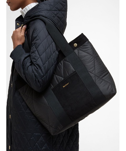 Barbour(バブアー)の「Healy キルティング トートバッグ(トートバッグ・レディース・オリーブ/ブラック/パープル/ネイビー・ONE SIZE)」の2枚目の写真