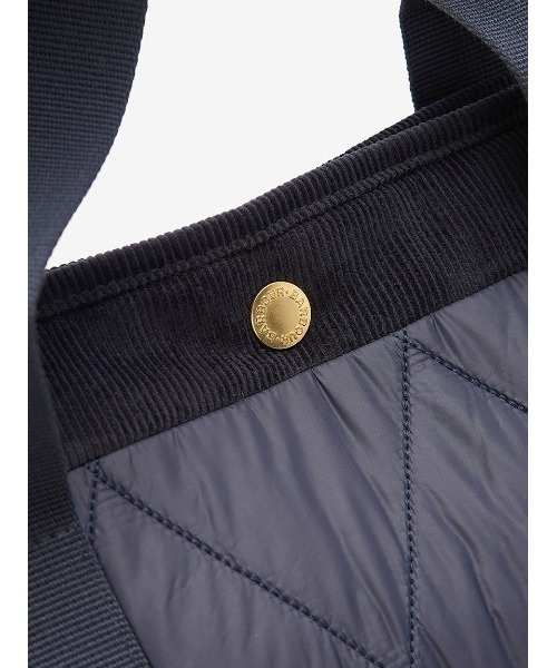 Barbour(バブアー)の「Healy キルティング トートバッグ(トートバッグ・レディース・オリーブ/ブラック/パープル/ネイビー・ONE SIZE)」の10枚目の写真
