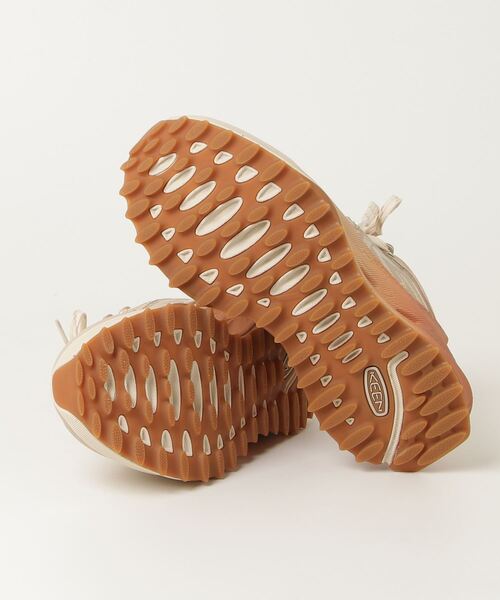 KEEN(キーン)の「ZIONIC NXT MID WP / ザイオニック エヌエックスティー ミッド ウォータープルーフ / レディース 防水ハイキングシューズ(その他シューズ・レディース・ベージュ・22.5cm/23cm/23.5cm/24.5cm/25cm/25.5cm/26cm)」の3枚目の写真