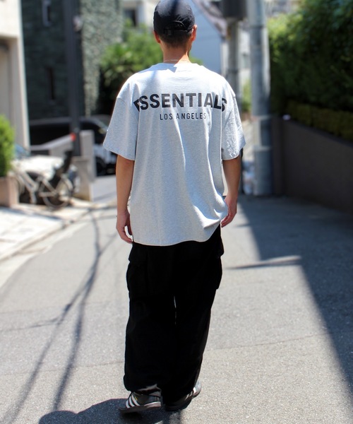 TCSS（ティーシーエスエス）の「FOG ESSENTIALS エッセンシャルズ  LOGO TEE ロゴ Tシャツ バックプリント フロント リフレクタープリント（Tシャツ/カットソー・メンズ・ブラック/グレー・MEDIUM/LARGE）」の8枚目の写真