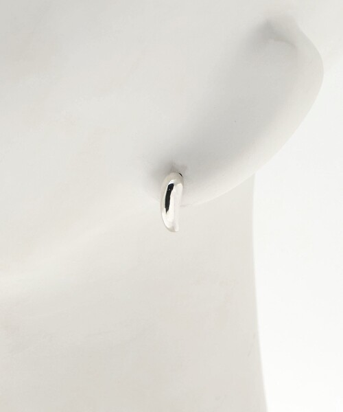 PHILIPPE AUDIBERT（フィリップ オーディベール）の「＜PHILIPPE AUDIBERT＞PAIGE アシンメトリー ピアス（ピアス（両耳用）・レディース・シルバー・FREE）」の14枚目の写真