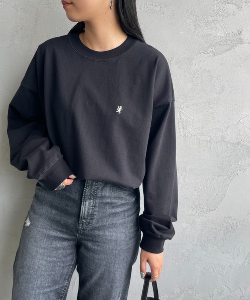 GYMPHLEX（ジムフレックス）の「[GYMPHLEX/ジムフレックス] ワンポイント刺繍ロゴ クルーネックロンT（Tシャツ/カットソー・レディース・ブラック/グレー/ブルー/キナリ/ライトグレー・S/M/L）」の2枚目の写真