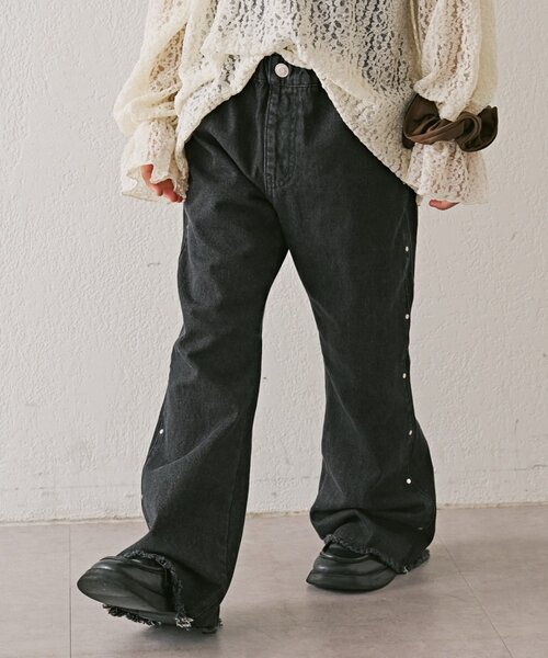 CIAOPANIC TYPY（チャオパニックティピー）の「【KIDS】《ジュニアサイズあり》洗えるスタッズフレア柔らかデニム（デニムパンツ・キッズ・ブラック/ネイビー・MEDIUM/SMALL/XX-LARGE/X-LARGE/LARGE）」の3枚目の写真