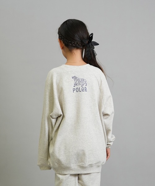 POLeR(ポーラー)の「POLER/ポーラー トレーナー スウェット キッズ クルーネック カレッジロゴ 裏毛 セットアップ対応 KIDS COLLEGE CREW 259MCV0038(スウェット・キッズ・チャコール/オートミール・160cm/150cm/140cm/130cm)」の12枚目の写真