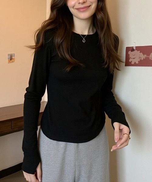 cammie(キャミー)の「裾ラウンドカットタイトプルオーバー(Tシャツ/カットソー・レディース・ブラック/ホワイト・L/M)」の10枚目の写真