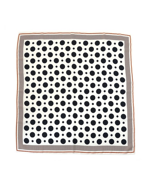 colleca la(コレカラ)の「ポルカドット大判スカーフ(バンダナ/スカーフ・レディース・ブラウン系/ホワイト×ブラック・FREE)」の9枚目の写真