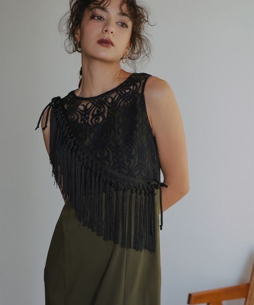 Callarus（カラルス）の「ノーカラージャケットアシメフリンジ使いレースワンピースドレスアンサンブル〔Callarus〕（セットアップ・レディース・ブラック/カーキ/チャコールグレー・LL/M/L）」の20枚目の写真