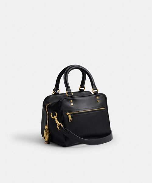 完売品‼️艶レザーで格上げコーデ ✨️COACH キューブ ローグ バッグ 20 COACH（コーチ）の「キューブ ローグ バッグ 20（ショルダーバッグ