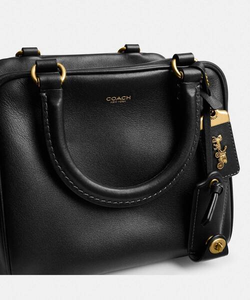 完売品‼️艶レザーで格上げコーデ ✨️COACH キューブ ローグ バッグ 20 COACH（コーチ）の「キューブ ローグ バッグ 20（ショルダーバッグ