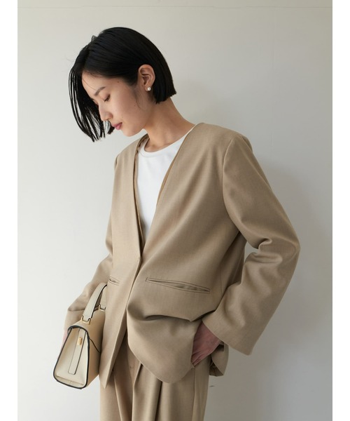 Brown&Street(ブラウンアンドストリート)の「シアー2ピースジャケット(ノーカラージャケット・レディース・サンドベージュ/ダークネイビー・FREE)」の15枚目の写真