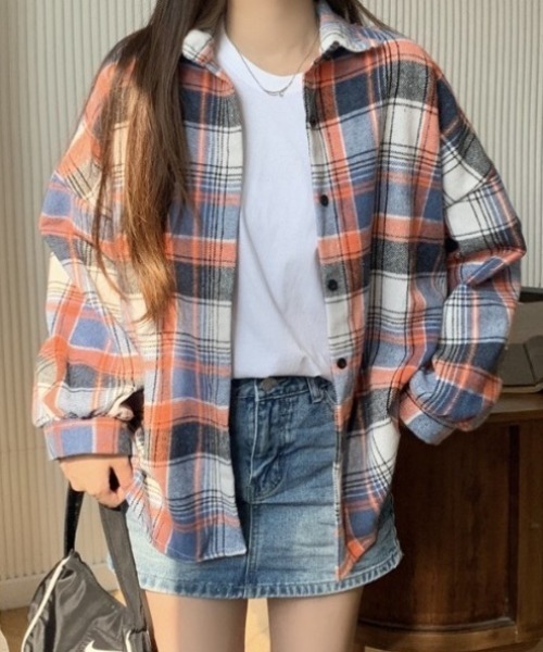 yuue' ( wear )(ユーイ)の「オーバーサイズ起毛チェック柄シャツ(シャツ/ブラウス・レディース・ネイビー/オレンジ/レッド/ブラック/ブルー・FREE)」の1枚目の写真