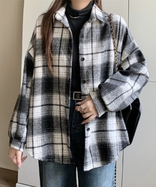 yuue' ( wear )(ユーイ)の「オーバーサイズ起毛チェック柄シャツ(シャツ/ブラウス・レディース・ネイビー/オレンジ/レッド/ブラック/ブルー・FREE)」の2枚目の写真