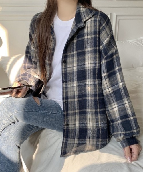 yuue' ( wear )(ユーイ)の「オーバーサイズ起毛チェック柄シャツ(シャツ/ブラウス・レディース・ネイビー/オレンジ/レッド/ブラック/ブルー・FREE)」の13枚目の写真