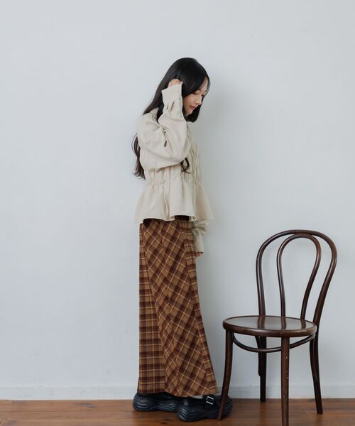RETRO GIRL（レトロガール）の「コーデュロイギャザーシャツ（シャツ/ブラウス・レディース・ブラウン/ブルー/ナチュラル・FREE）」の4枚目の写真