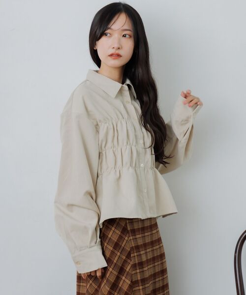 RETRO GIRL（レトロガール）の「コーデュロイギャザーシャツ（シャツ/ブラウス・レディース・ブラウン/ブルー/ナチュラル・FREE）」の9枚目の写真