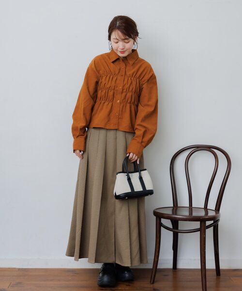 RETRO GIRL（レトロガール）の「コーデュロイギャザーシャツ（シャツ/ブラウス・レディース・ブラウン/ブルー/ナチュラル・FREE）」の12枚目の写真