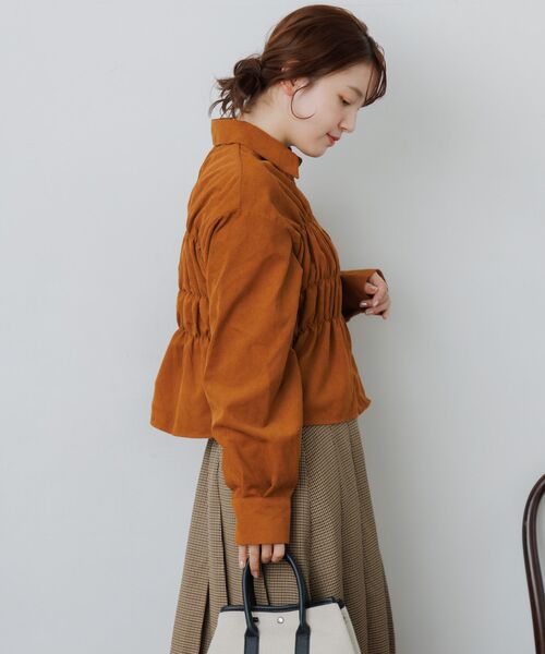 RETRO GIRL（レトロガール）の「コーデュロイギャザーシャツ（シャツ/ブラウス・レディース・ブラウン/ブルー/ナチュラル・FREE）」の17枚目の写真