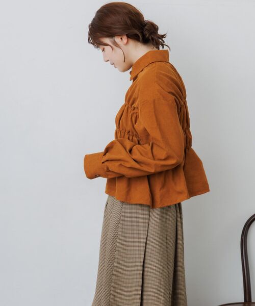 RETRO GIRL（レトロガール）の「コーデュロイギャザーシャツ（シャツ/ブラウス・レディース・ブラウン/ブルー/ナチュラル・FREE）」の19枚目の写真