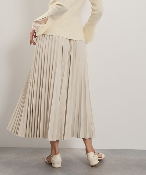 QUEENS COURT（クイーンズコート）の「シープナッパチョウプリーツスカート（スカート・レディース・ブラック/アイボリー・M）」の13枚目の写真