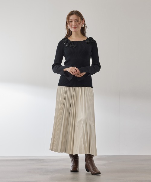 QUEENS COURT（クイーンズコート）の「シープナッパチョウプリーツスカート（スカート・レディース・ブラック/アイボリー・M）」の7枚目の写真