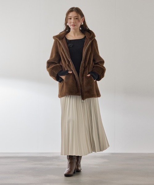 QUEENS COURT（クイーンズコート）の「シープナッパチョウプリーツスカート（スカート・レディース・ブラック/アイボリー・M）」の5枚目の写真