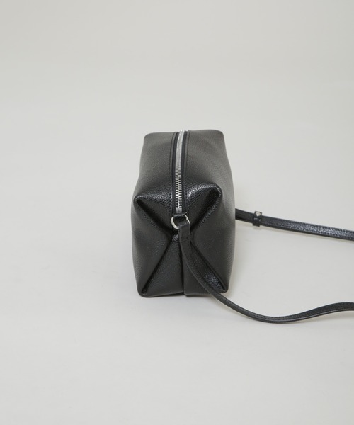 YAHKI（ヤーキ）の「YAHKI/SHRINK SOFT W FACE ショルダーバッグ（ショルダーバッグ・レディース・グレー/ブラック・FREE）」の4枚目の写真