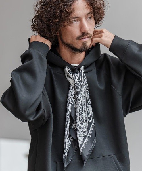 CAMBIO(カンビオ)の「mpa3982-スカーフアレンジプルパーカー(パーカー・メンズ・ブラック/グレー/チャコール・M/L/XL)」の2枚目の写真