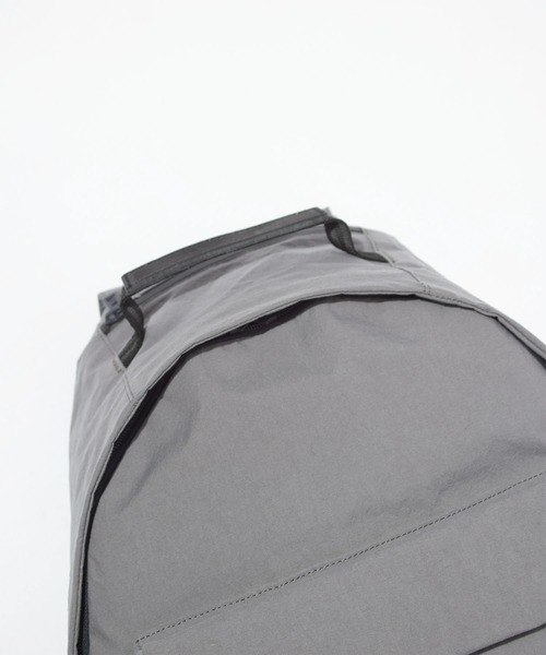 F/CE. (エフシーイー)の「F/CE./エフシーイー KONBU NYLON DAY PACK 22L(バックパック/リュック・メンズ・ブラック/グレー・FREE)」の5枚目の写真