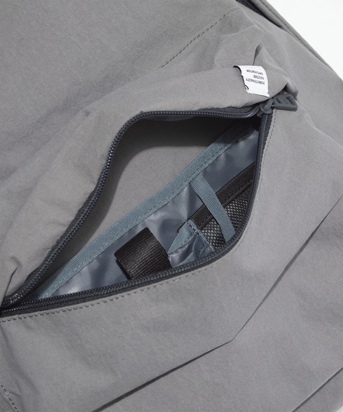 F/CE. (エフシーイー)の「F/CE./エフシーイー KONBU NYLON DAY PACK 22L(バックパック/リュック・メンズ・ブラック/グレー・FREE)」の8枚目の写真
