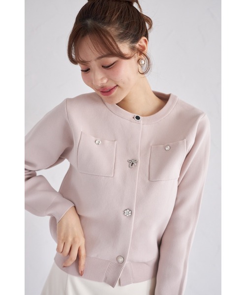 tocco closet(トッコ クローゼット)の「【ZOZO限定】ビジューアソートボタン長袖カーディガン(カーディガン/ボレロ・レディース・アイボリー/ピンクベージュ/チャコール/グレイッシュベージュ・M)」の4枚目の写真