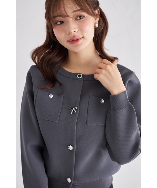 tocco closet(トッコ クローゼット)の「【ZOZO限定】ビジューアソートボタン長袖カーディガン(カーディガン/ボレロ・レディース・アイボリー/ピンクベージュ/チャコール/グレイッシュベージュ・M)」の3枚目の写真