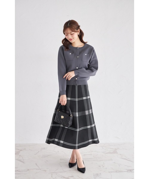 tocco closet(トッコ クローゼット)の「【ZOZO限定】ビジューアソートボタン長袖カーディガン(カーディガン/ボレロ・レディース・アイボリー/ピンクベージュ/チャコール/グレイッシュベージュ・M)」の19枚目の写真