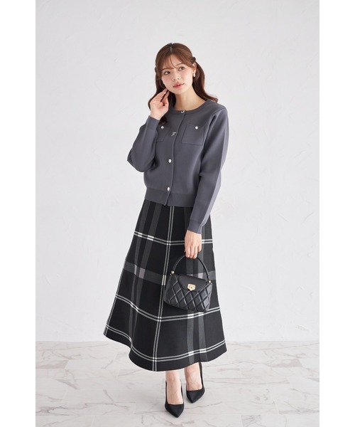 tocco closet(トッコ クローゼット)の「【ZOZO限定】ビジューアソートボタン長袖カーディガン(カーディガン/ボレロ・レディース・アイボリー/ピンクベージュ/チャコール/グレイッシュベージュ・M)」の22枚目の写真