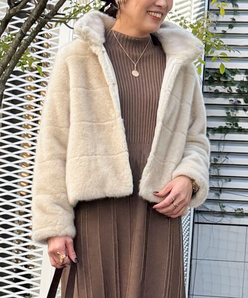 MICO COULIER（ミコクリエ）の「ボーダーキルトファーブルゾン（ブルゾン・レディース・キャメル/キナリ・38）」の4枚目の写真