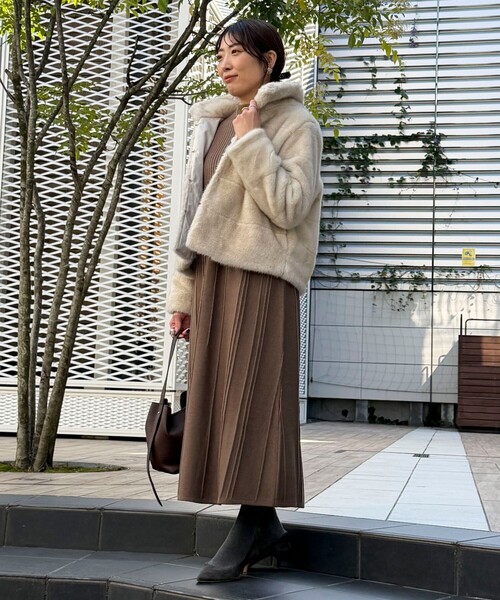 MICO COULIER（ミコクリエ）の「ボーダーキルトファーブルゾン（ブルゾン・レディース・キャメル/キナリ・38）」の5枚目の写真